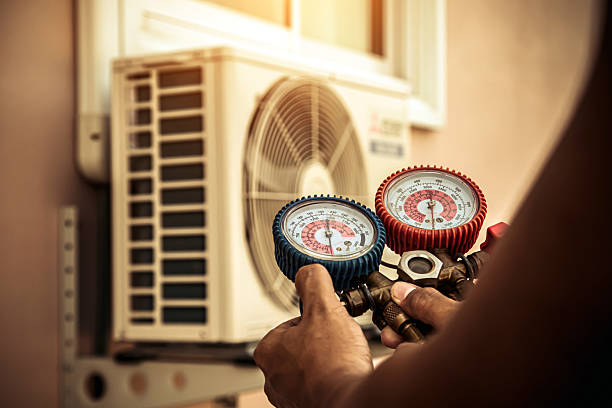 Professional Ductwork Repair technician working in Yorkville, IL